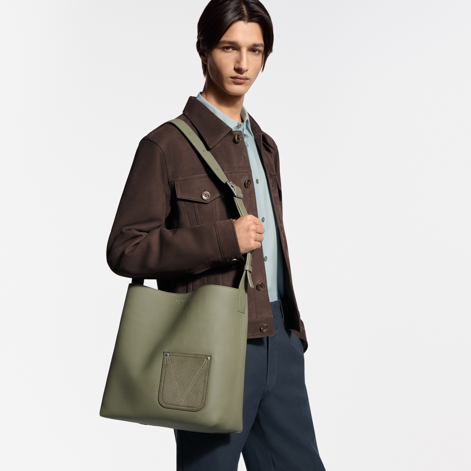 Louis Vuitton ベルボーイ フィギュア Kōki,と巡る「LOUIS VUITTON × MURAKAMI」ポップアップストアツアー